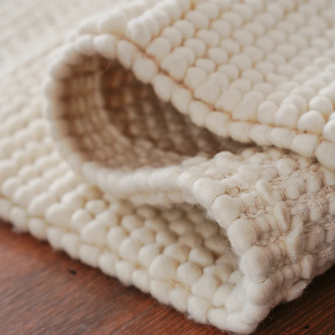 Aurelia Pearl Wool Rug – Handwoven Chunky Loop Weave in Ivory