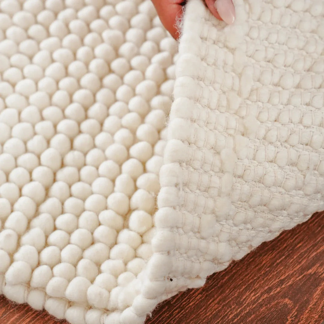 Aurelia Pearl Wool Rug – Handwoven Chunky Loop Weave in Ivory