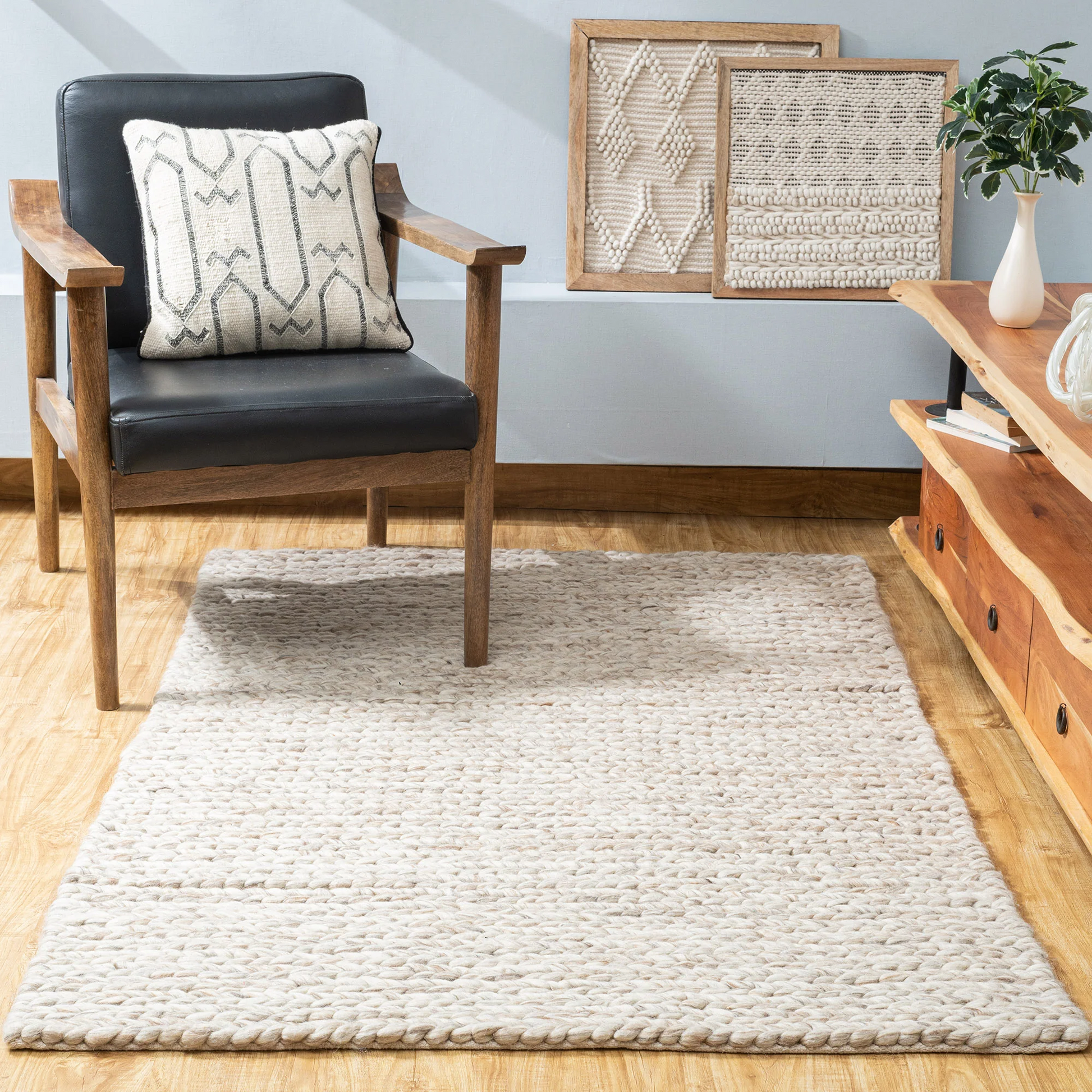 Chunky Wool Braided Rug – Handwoven Wool in Beige