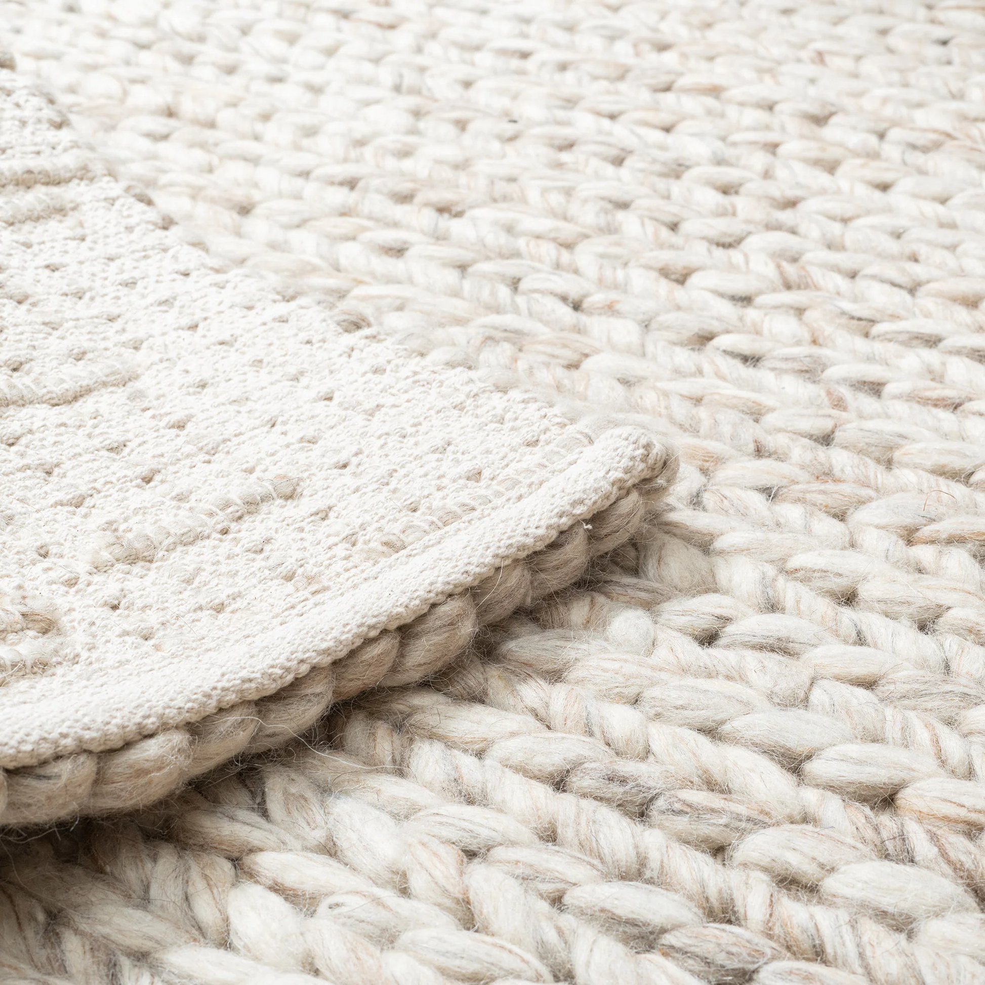 Chunky Wool Braided Rug – Handwoven Wool in Beige