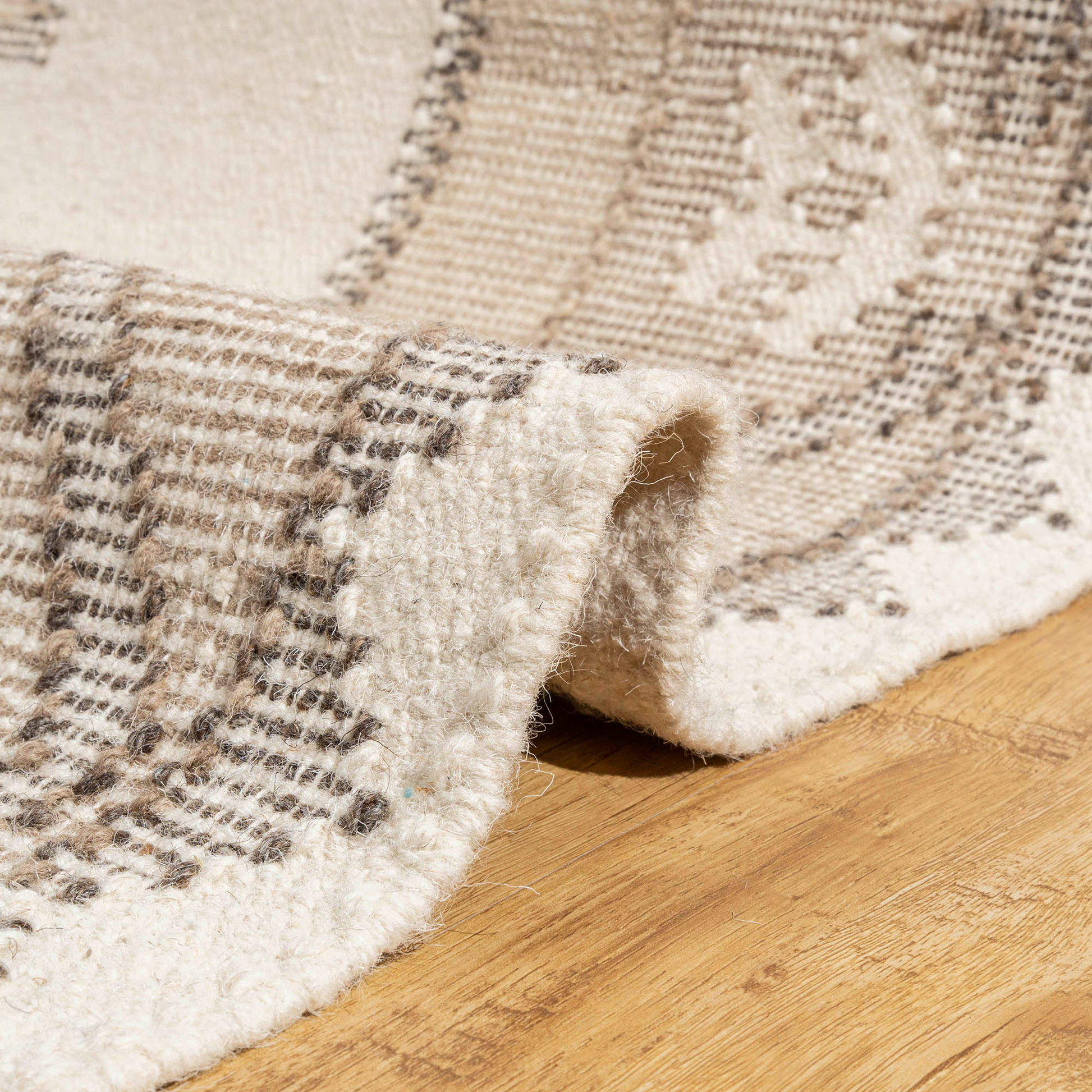 Handmade Beige Wool Kilim Rug – Traditional Panja Loom Weave