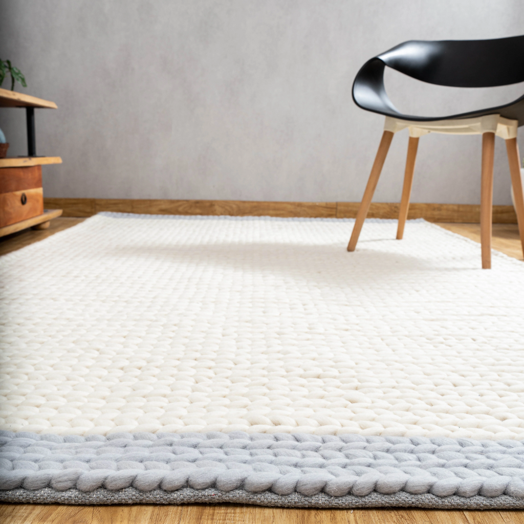 Handwoven Cable Knit Wool Rug – Ivory & Grey Border