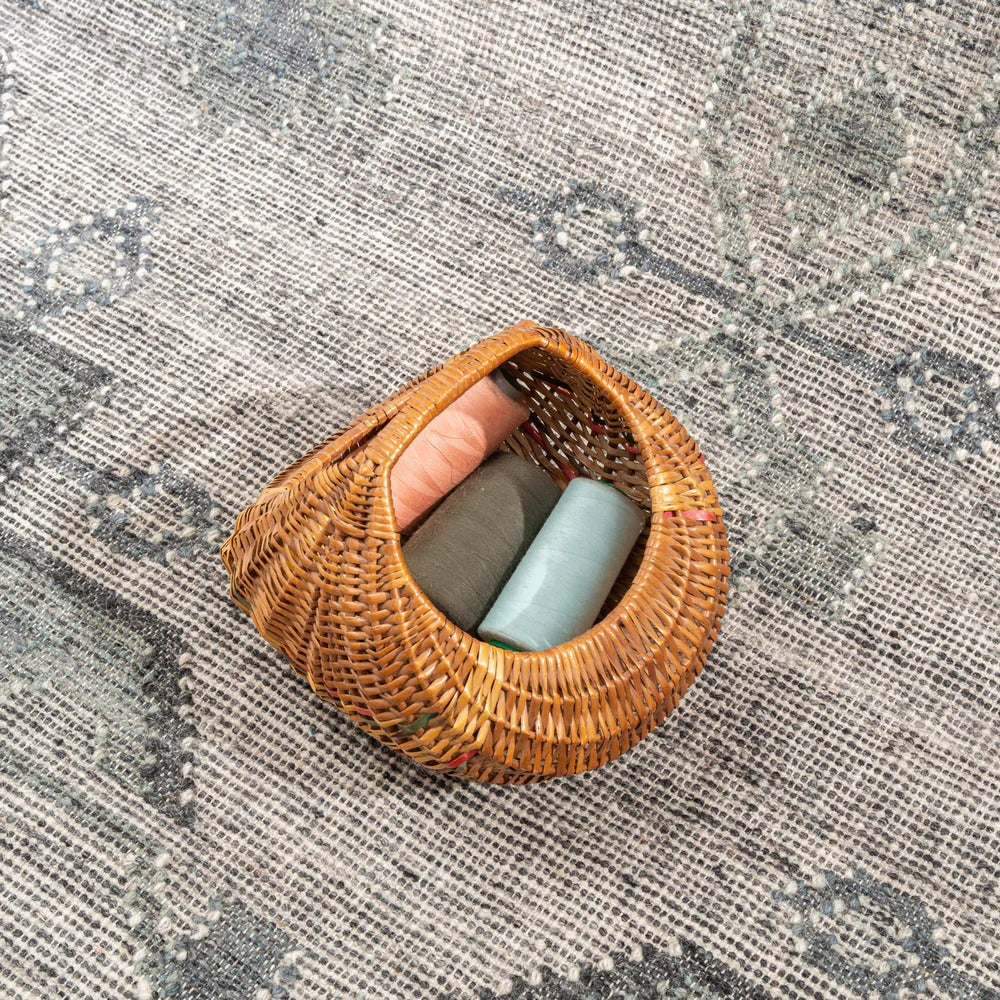 Leela Threaded Wool Rug – Handwoven Panja Oriental Design