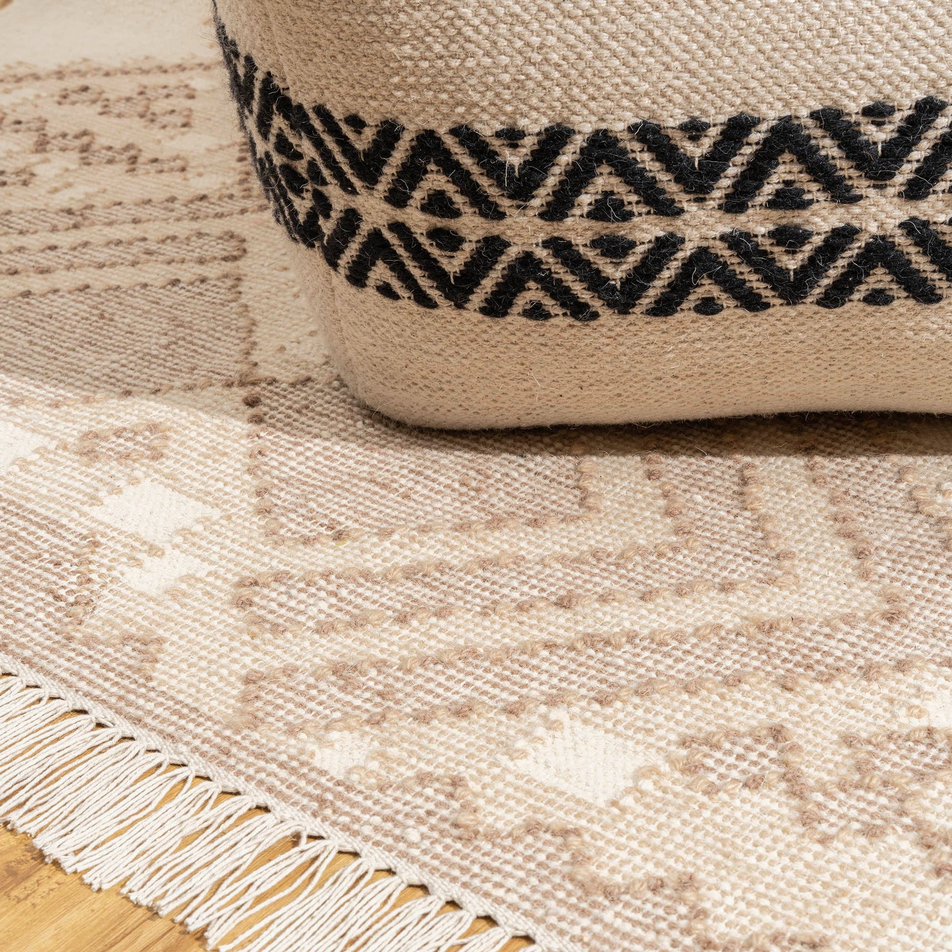 Heritage Harmony Wool Rug – Handwoven Panja Loom Rug in Ivory & Textured Beige  ⸻