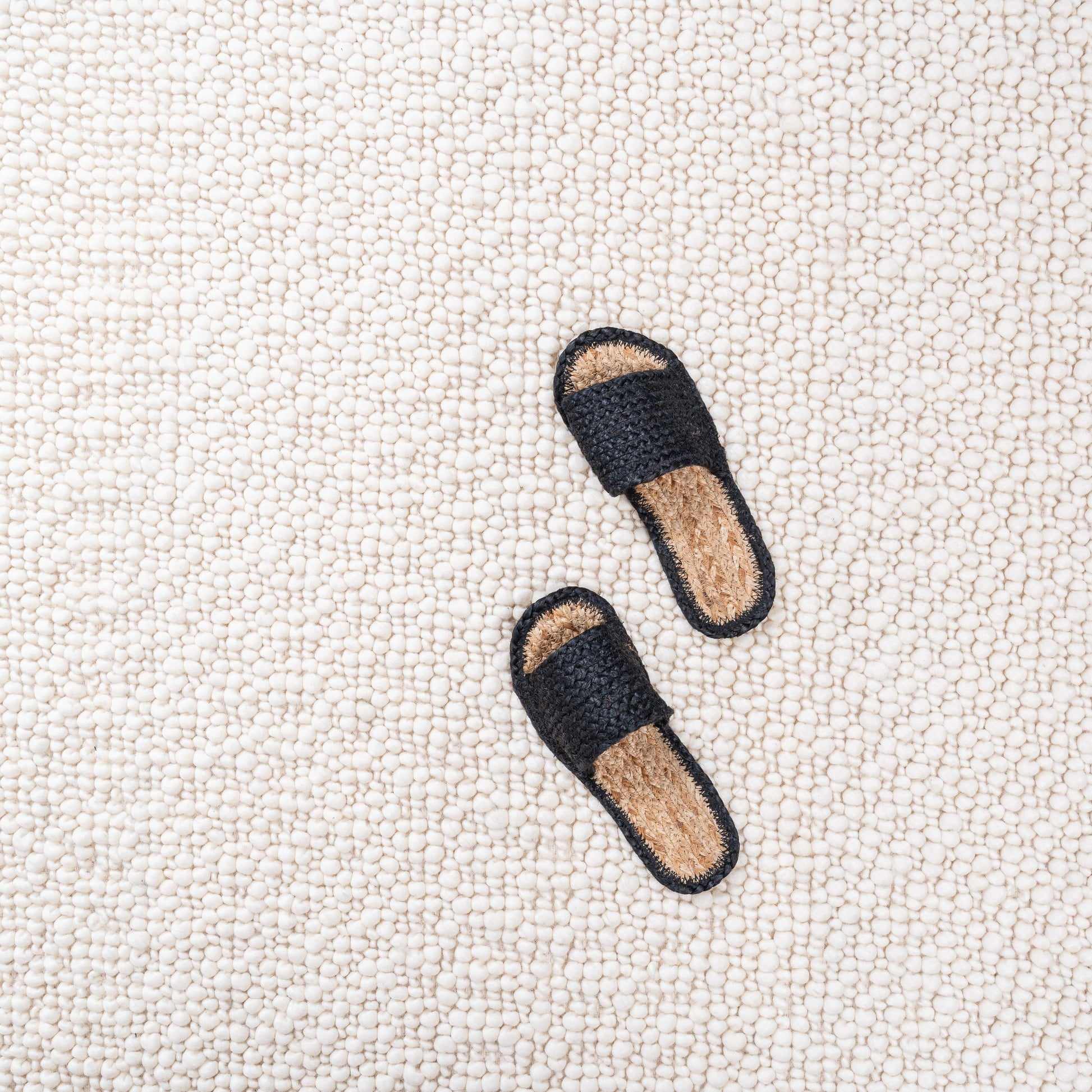 Oyster Ripple Wool Rug – Handwoven New Zealand Wool Loop Rug in Ivory